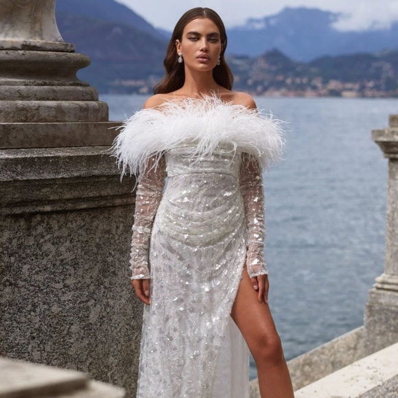 Alamour the Label “Claudette” feather wedding dress size large. NWT.